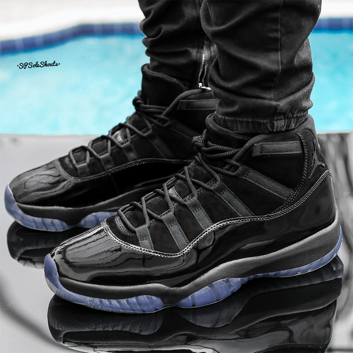 cap and gown 11s on feet 3bc071